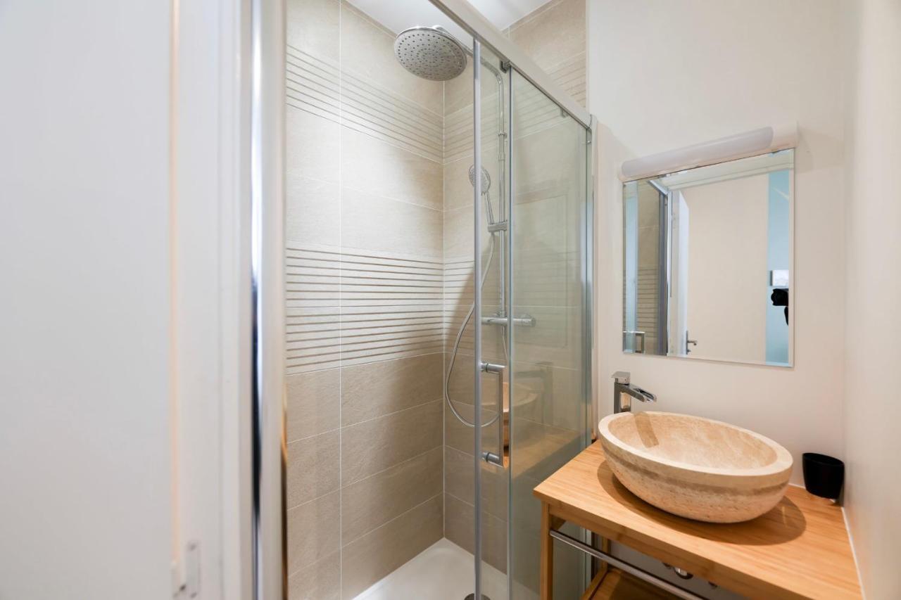 Green Apartment Near Montmartre And Opera Paris Ngoại thất bức ảnh