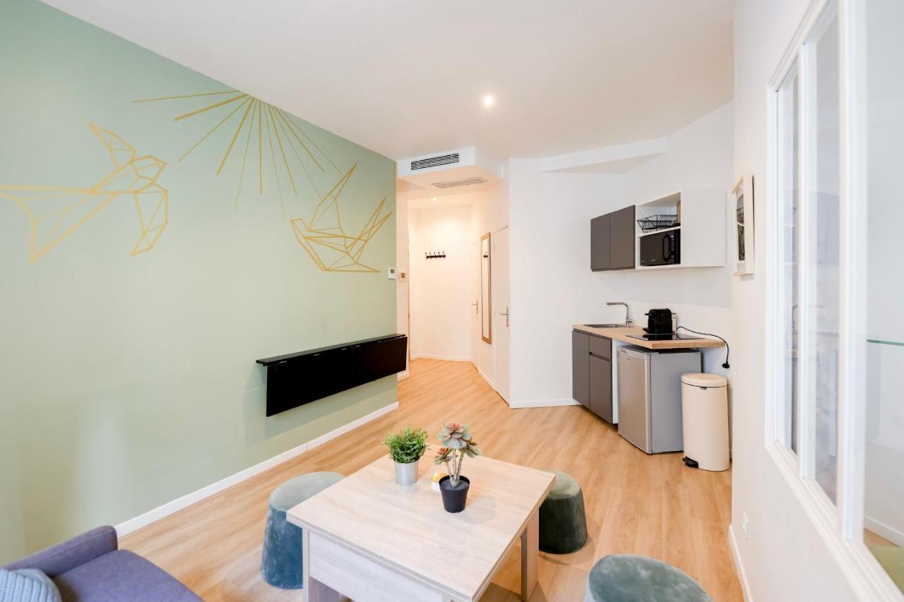 Green Apartment Near Montmartre And Opera Paris Ngoại thất bức ảnh