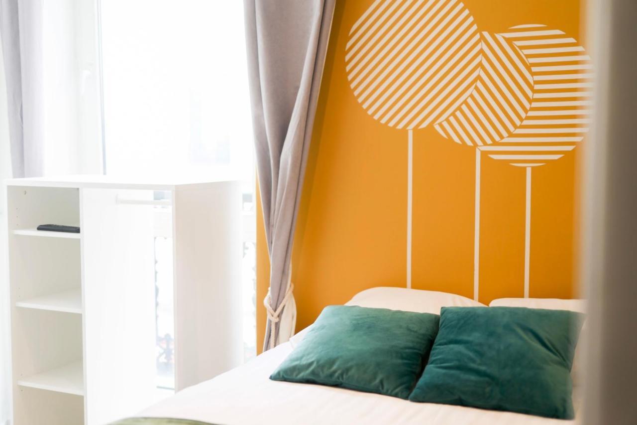 Green Apartment Near Montmartre And Opera Paris Ngoại thất bức ảnh